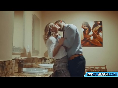 ❤️ Thaum ib tug busty blonde ntxias koj nyob rau hauv ib tug pej xeem chav dej ☑ Liab porn ntawm hmn.quizfarmature.ru%